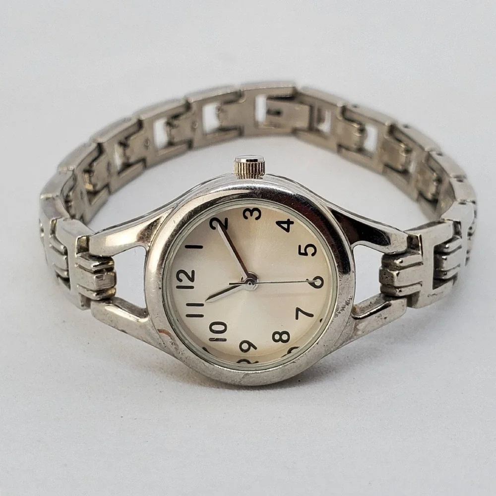 Easy‎ Read Women's Watch 24MM Gray Dial Gray Bracelet Band 7